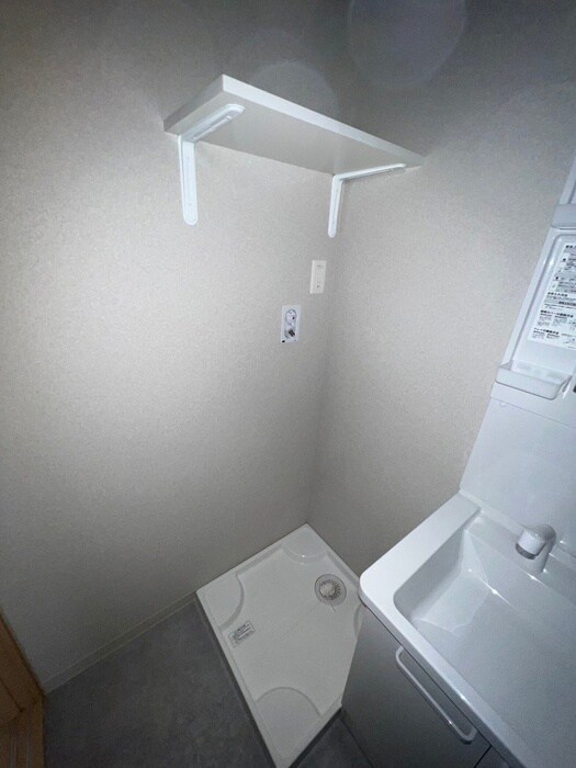 物件内観写真10　(洗濯機置場)