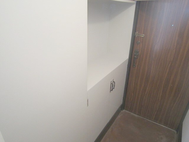 物件内観写真5　(靴箱)