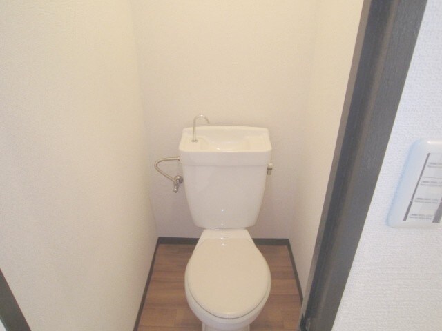 物件内観写真6　(トイレ)