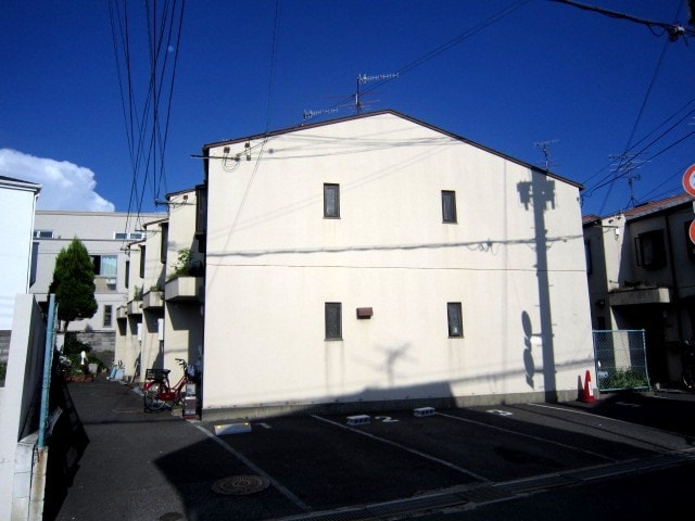 物件外観写真3　(駐車場)