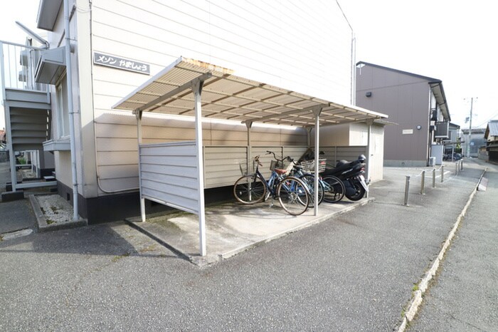 物件外観写真3　(駐輪場)