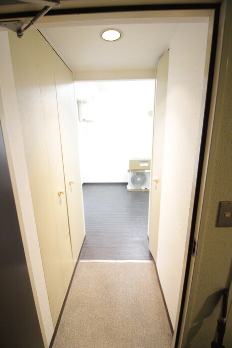 物件内観写真15　(玄関)