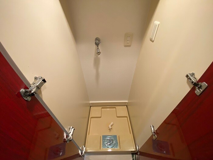 物件内観写真11　(洗濯機置場)