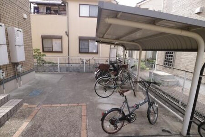 物件外観写真3　(駐輪場)
