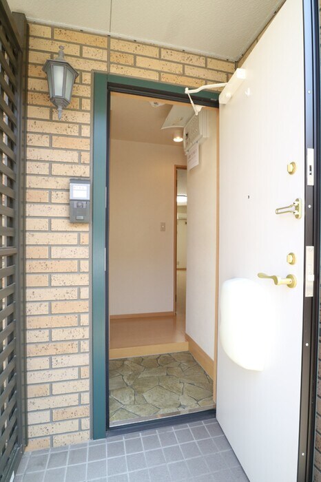 物件内観写真16　(玄関)