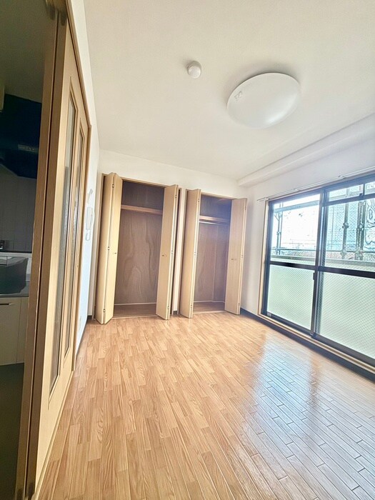 物件内観写真4　(居室)