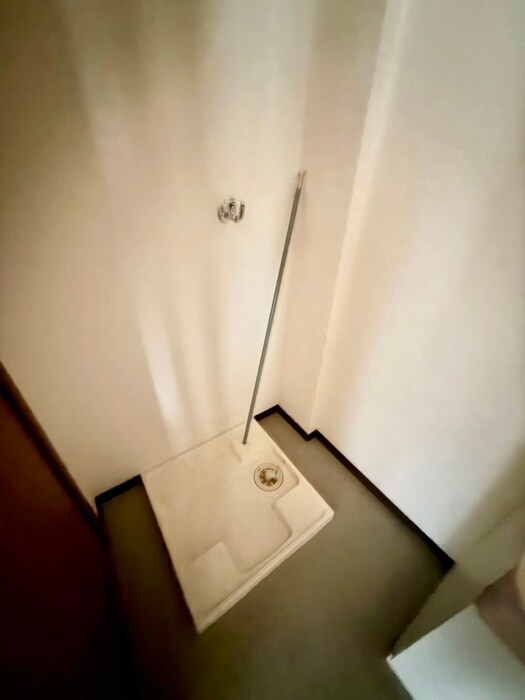 物件内観写真12　(洗濯機置場)