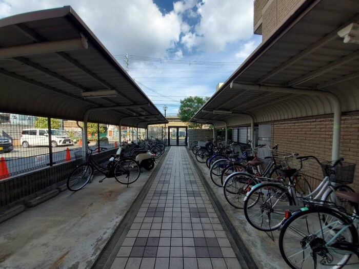 物件外観写真5　(駐輪場)