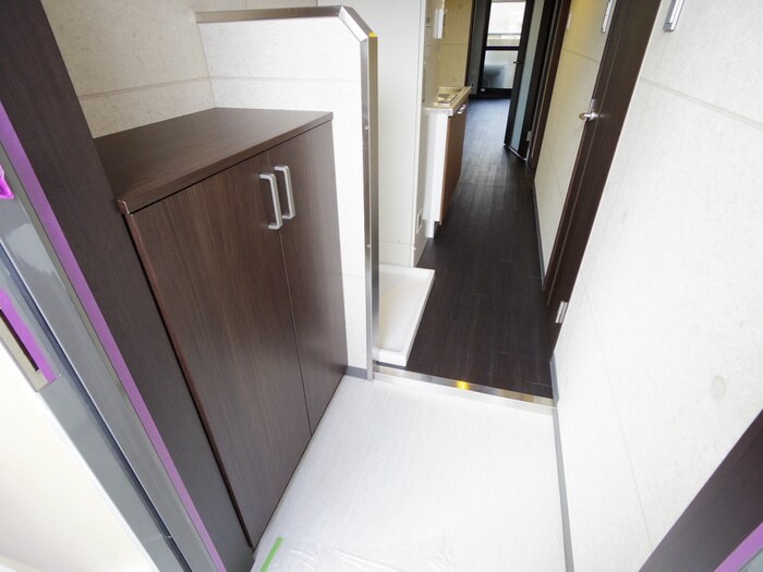 物件内観写真19　(玄関)