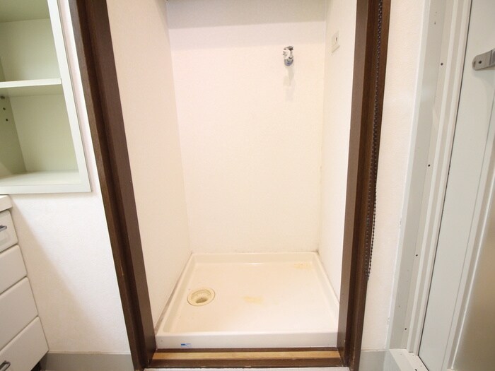 物件内観写真14　(洗濯機置場)