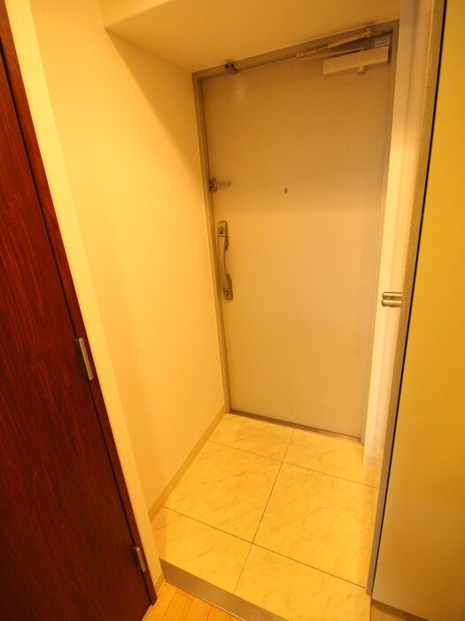 物件内観写真7　(玄関)