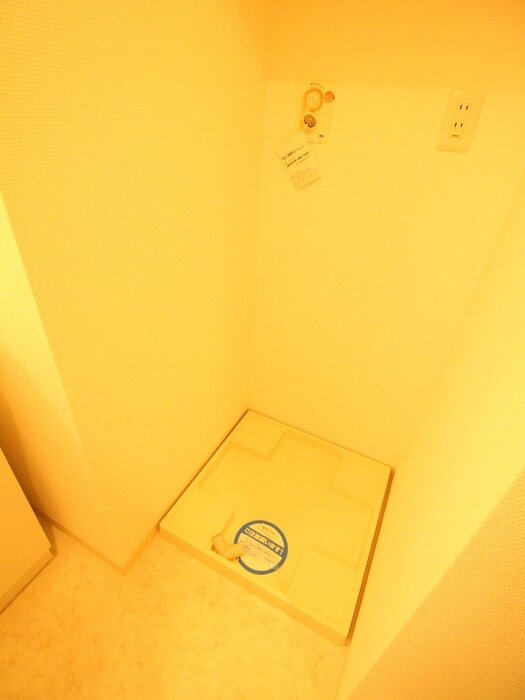 物件内観写真9　(洗濯機置場)