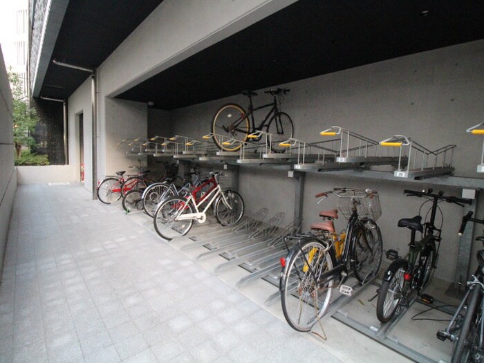 物件外観写真4　(駐輪場)