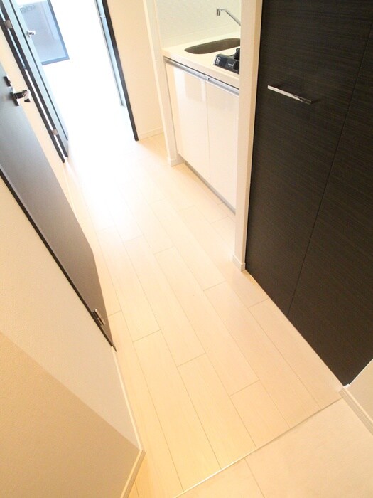 物件内観写真11　(廊下)