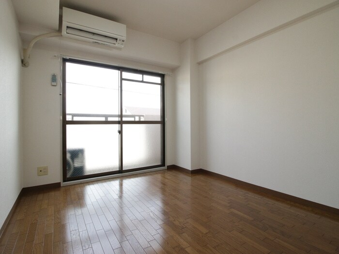 物件内観写真4　(居室)