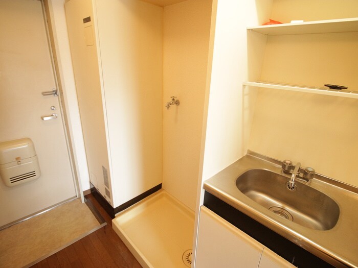 物件内観写真9　(洗濯機置場)