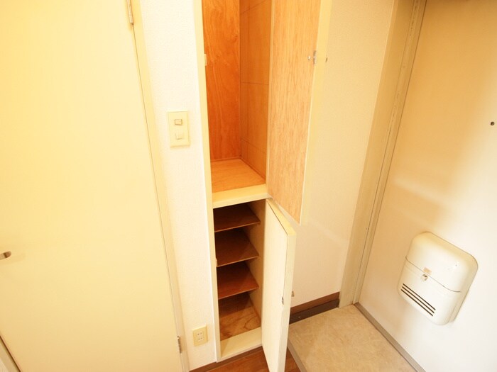 物件内観写真11　(靴箱)