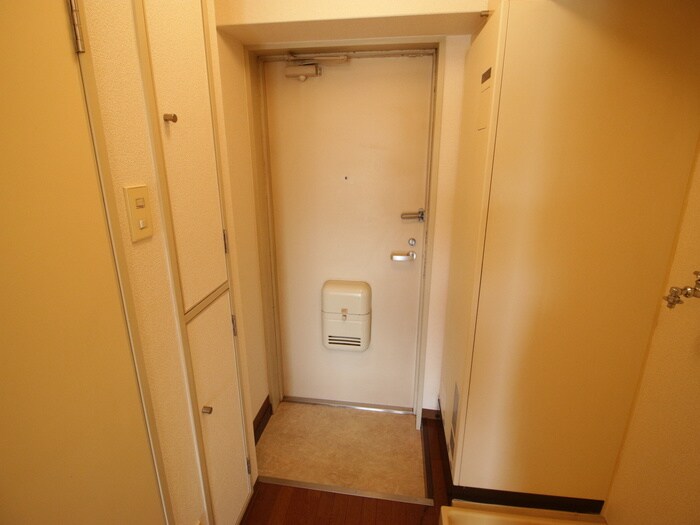 物件内観写真18　(玄関)