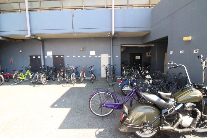 物件外観写真5　(駐輪場)