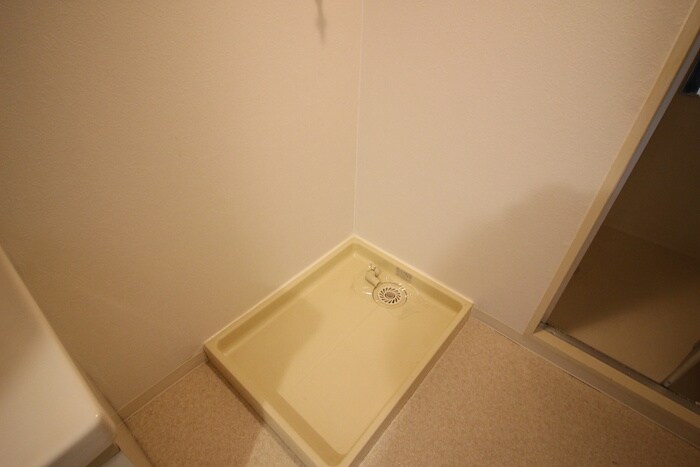 物件内観写真11　(洗濯機置場)