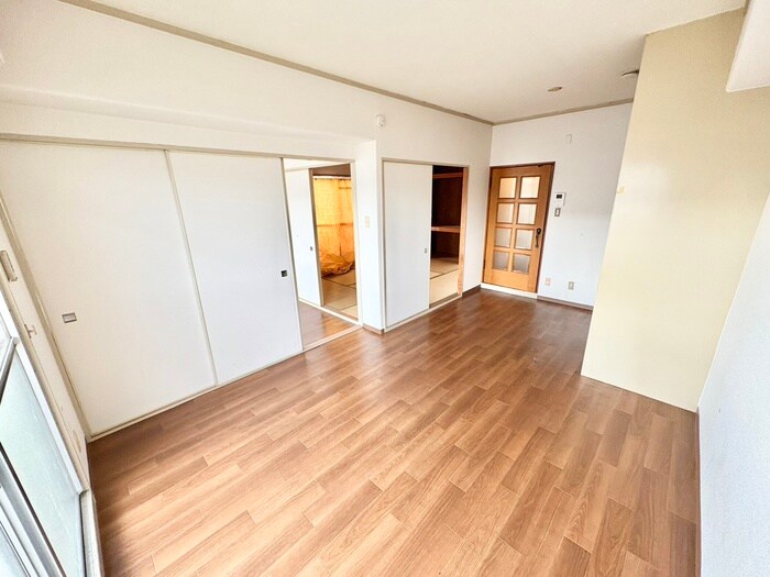 物件内観写真8　(居室)