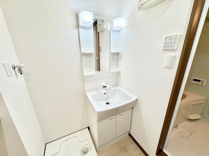 物件内観写真9　(洗面)