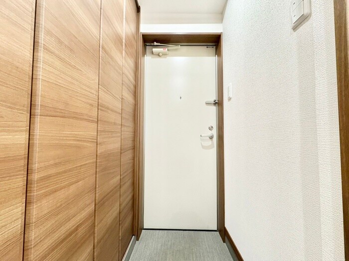 物件内観写真15　(玄関)