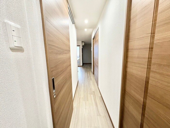 物件内観写真17　(廊下)