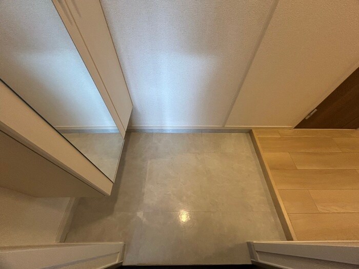物件内観写真15　(玄関)