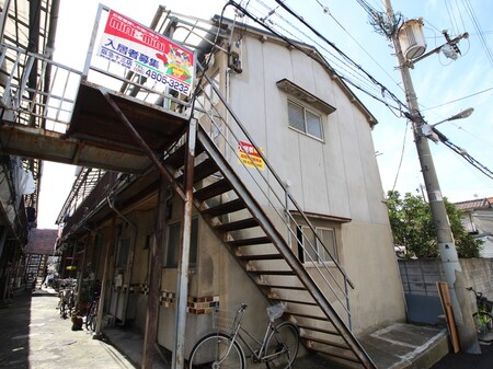 石井ハイツＢ棟外観写真
