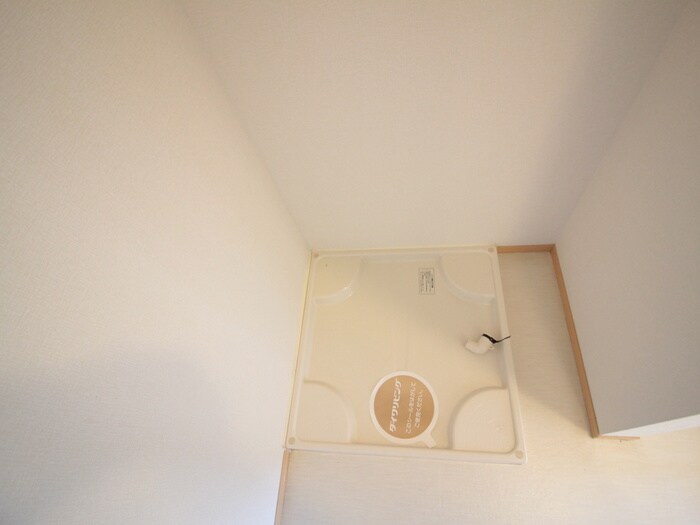 物件内観写真12　(洗濯機置場)