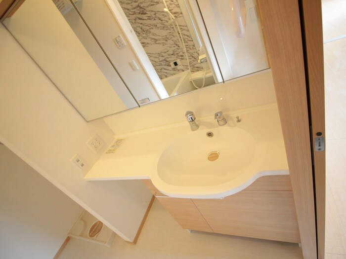 物件内観写真13　(洗面)