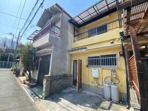 富秋町二丁目テラスハウス外観写真