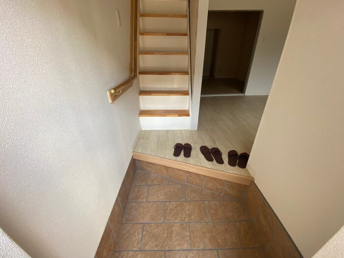 物件内観写真17　(玄関)