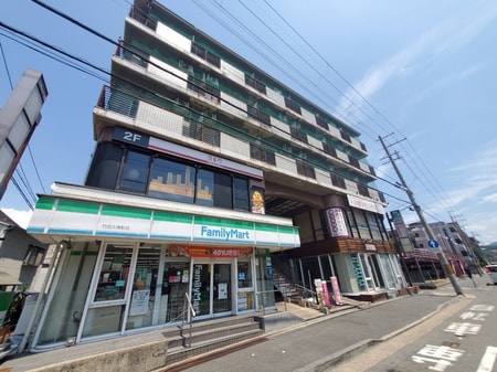 シャルネ深草外観写真