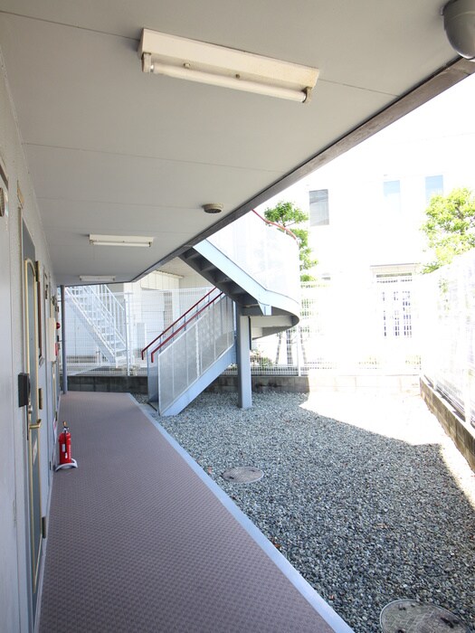 物件外観写真4　(エントランス部分)