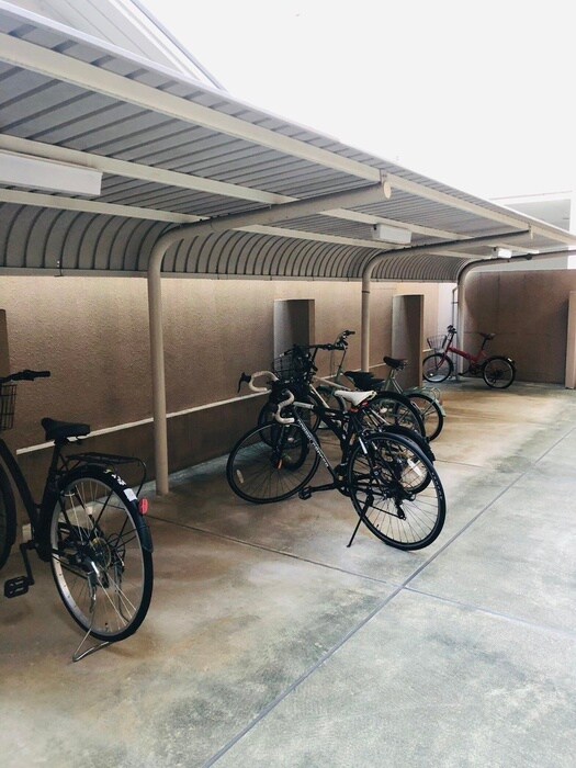 物件外観写真3　(駐輪場)