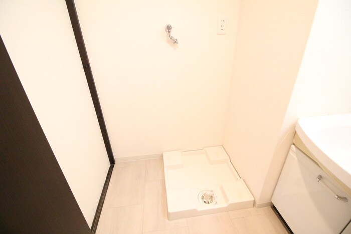 物件内観写真13　(洗濯機置場)