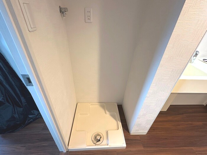 物件内観写真10　(洗濯機置場)