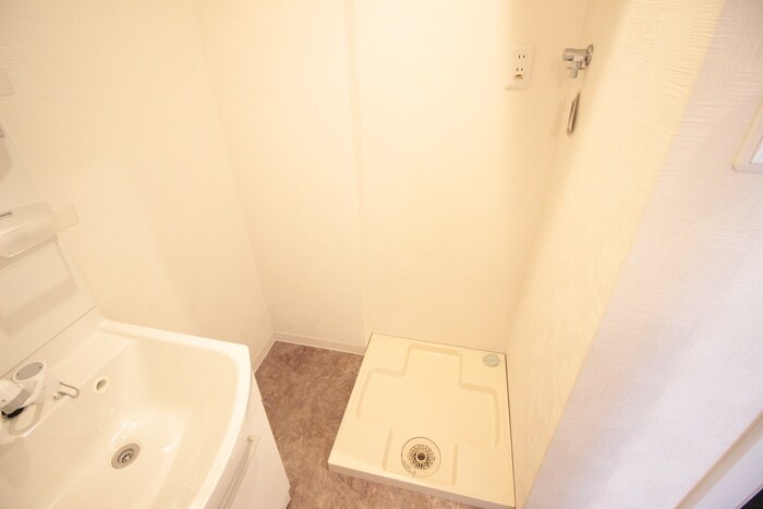 物件内観写真15　(洗濯機置場)