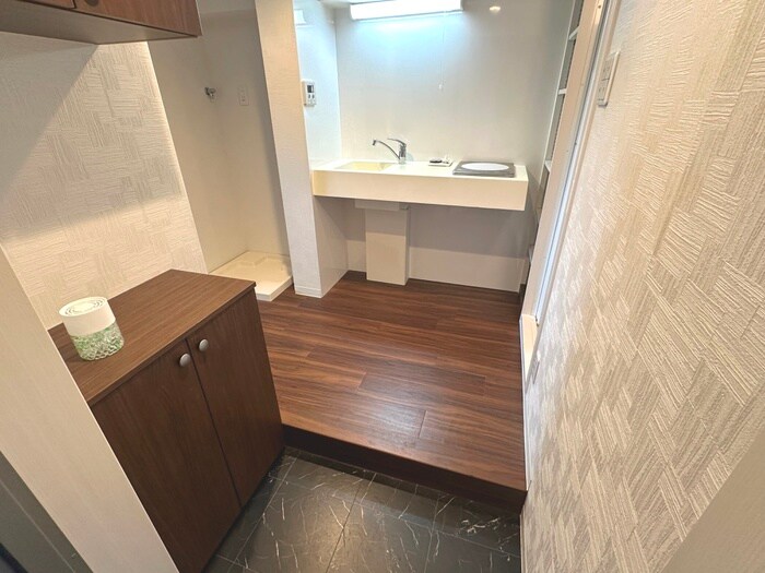 物件内観写真17　(廊下)