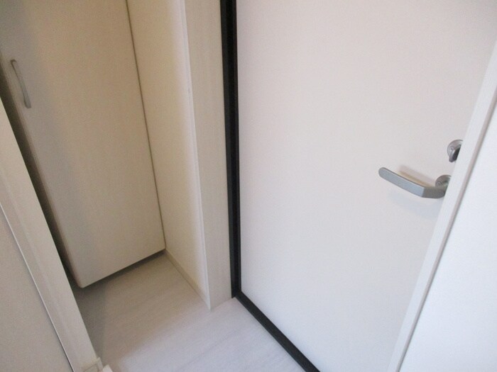 物件内観写真7　(玄関)
