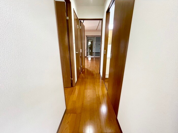物件内観写真20　(廊下)
