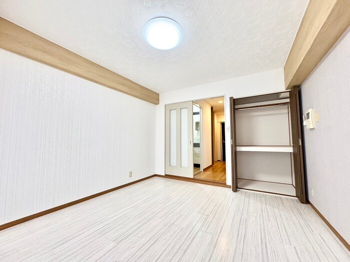 物件内観写真8　(居室)