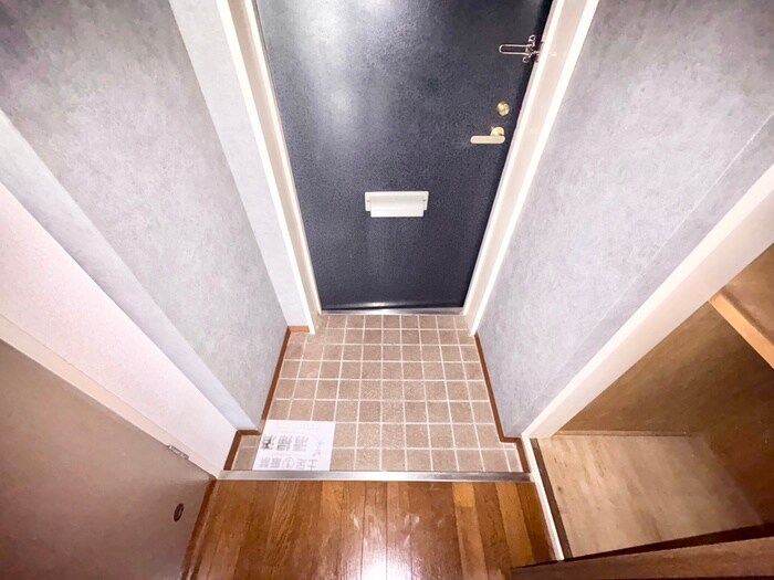 物件内観写真14　(玄関)
