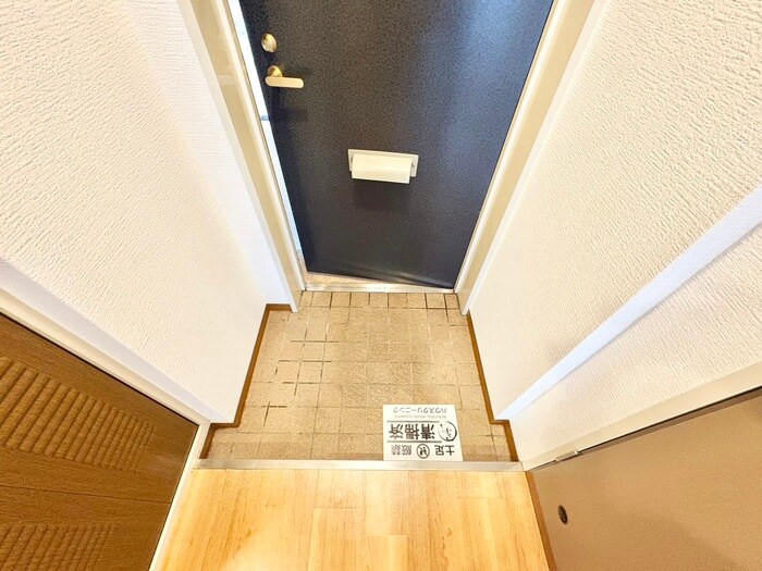 物件内観写真14　(玄関)