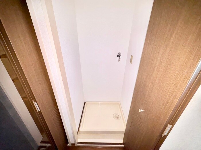 物件内観写真18　(洗濯機置場)