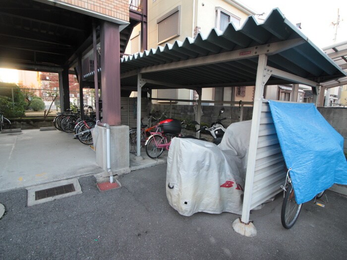 物件外観写真5　(駐輪場)