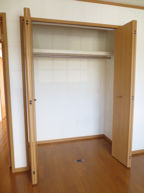物件内観写真15　(収納)