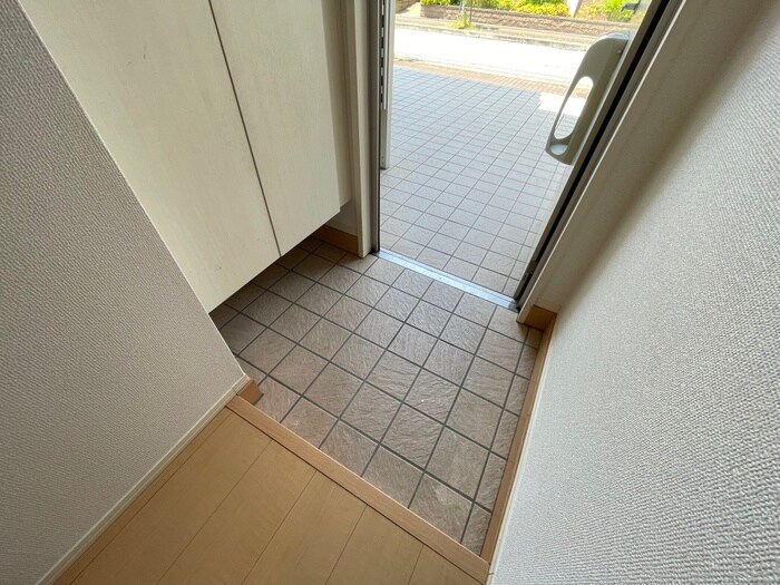 物件内観写真15　(玄関)